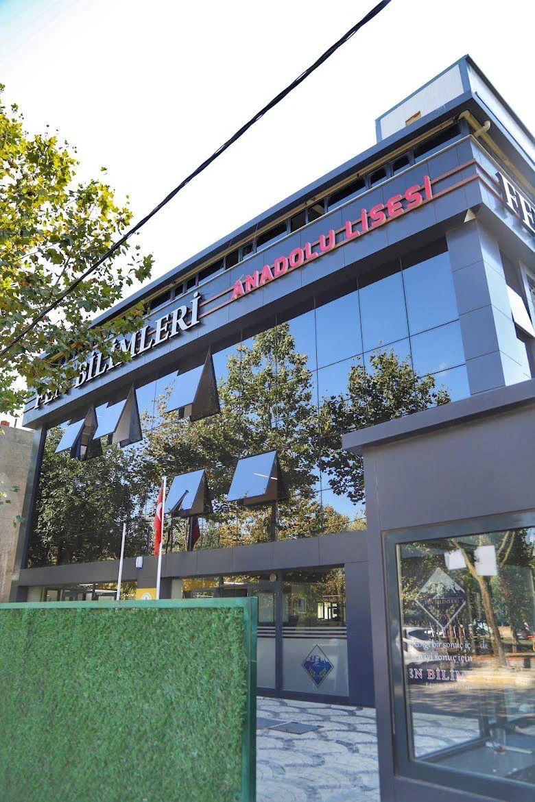 Fen Bilimleri Anadolu Lisesi cephe görünümü 3
